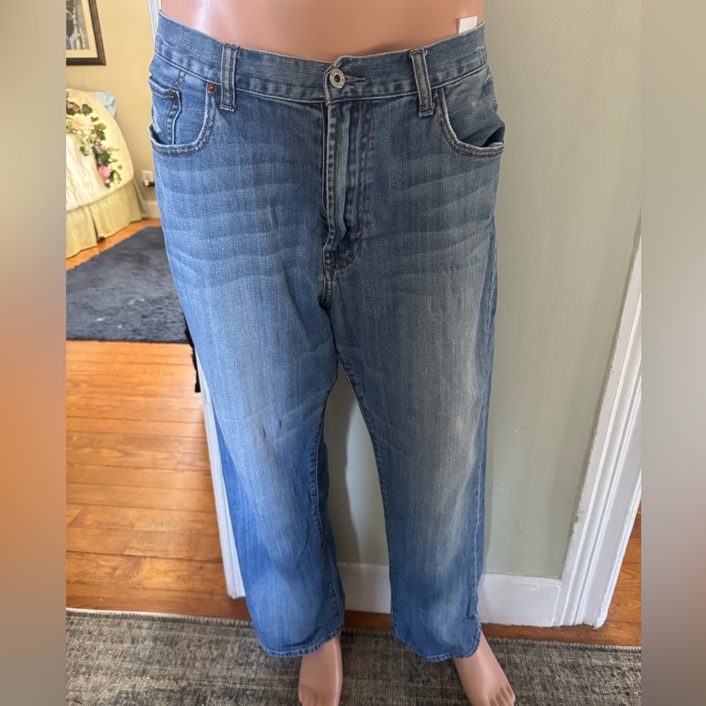 Lucky Brand Men's Faded Blue Relaxed Jeans